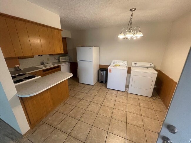 Photo - 716 N Elm St