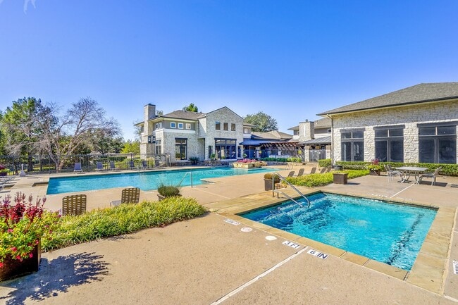 Photo - Cypress Lake at Stonebriar Apartments