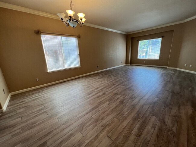 Photo - 1871 Turin Dr