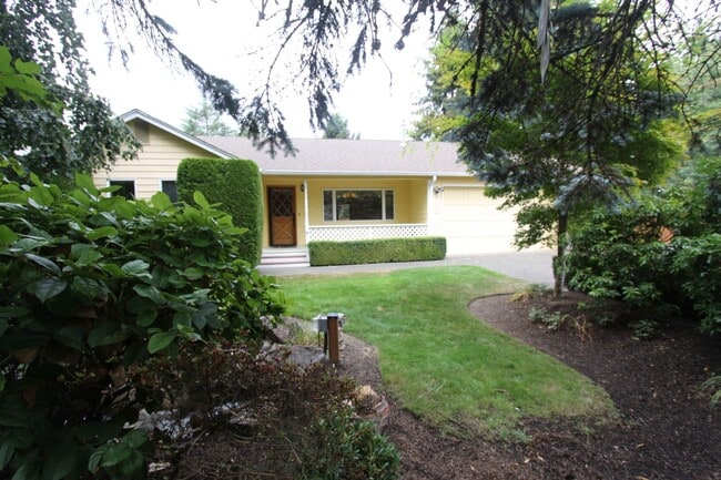 Building Photo - Rambler in Redmond near Lake Sammamish Rental