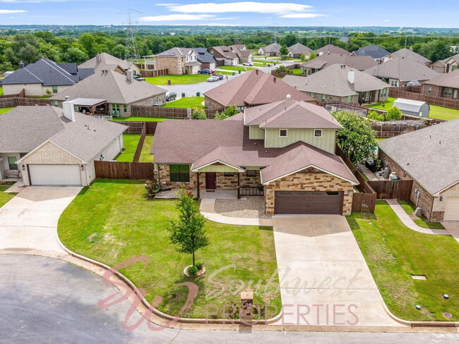 Photo - Stunning 5 bedroom, 3.5 bath in Elk Ridge Estates!