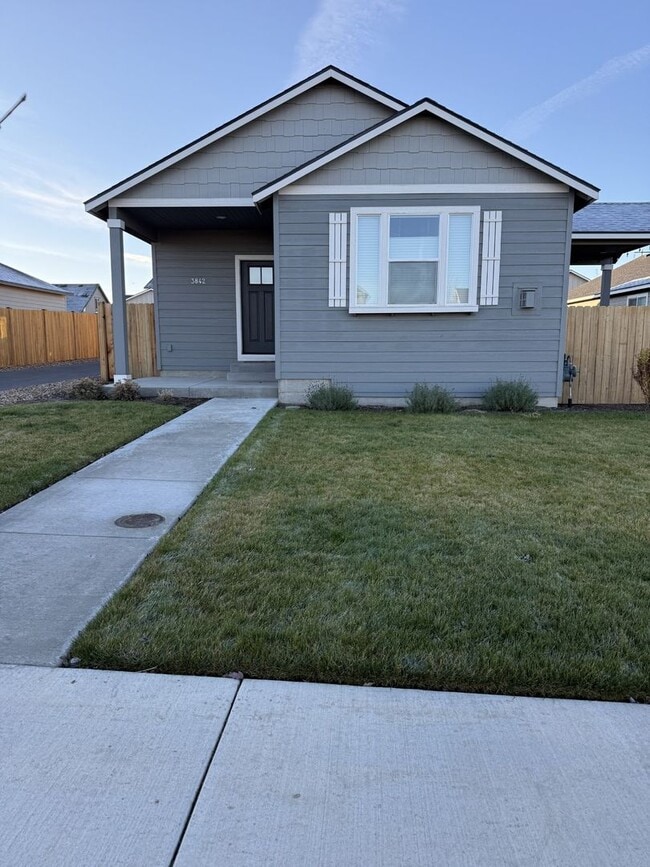 Building Photo - Single level home SW Redmond