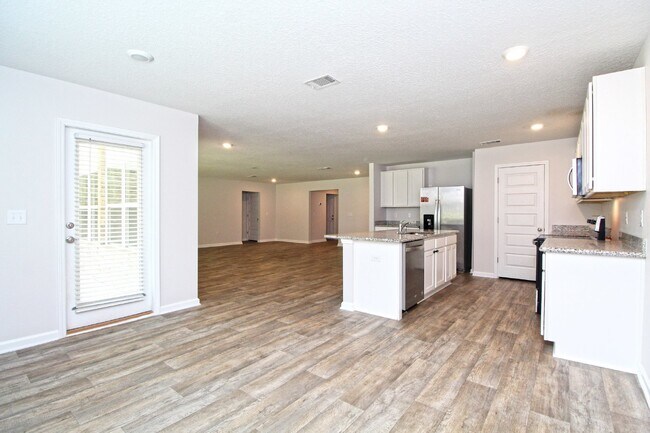 Photo - Stunning 4-Bedroom Home in East Milton – ~...