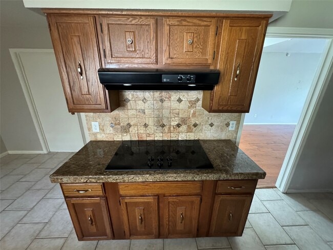 Photo - 15810 Hickory Knoll Dr