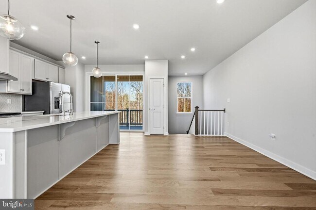 Photo - 9399 Edenderry Dr