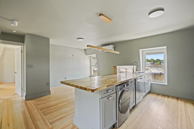 Photo - 31 N Eckar St Unit #3