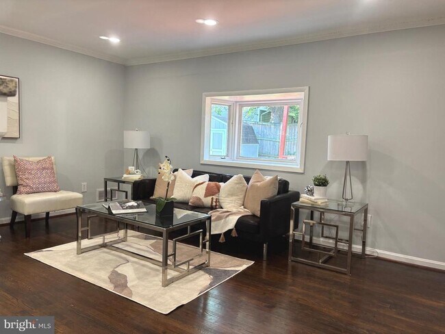 Photo - 5702 Denfield Rd