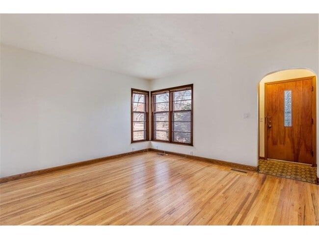 Photo - 5449 42nd Ave S