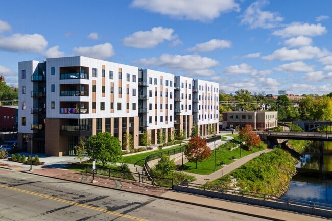 Building Photo - Andante Rental