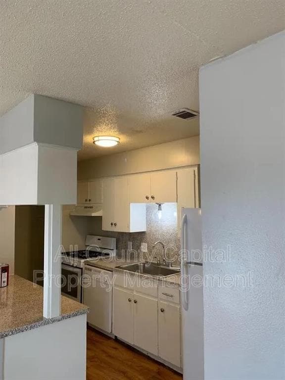 Photo - 6504 S 1st St