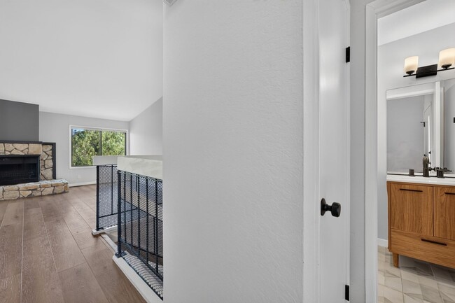 Photo - Beautiful 2BR/2BA Townhome with Valley Views, Covered Parking & In-Unit Laundry