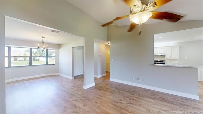 Photo - 2881 SE Nance St