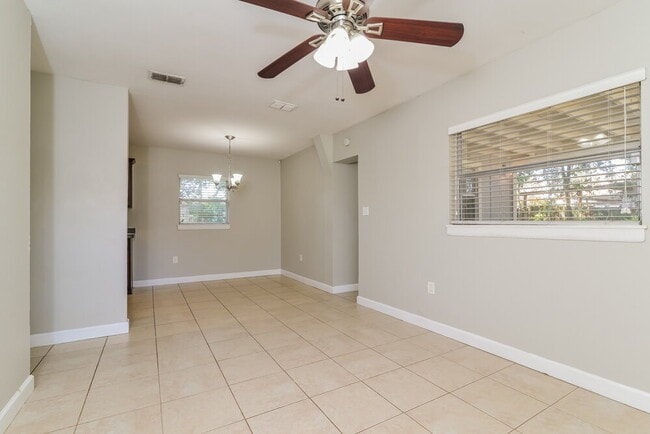 Photo - 132 Alder Ave