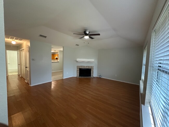 Photo - 319 Shea St Unidad 319