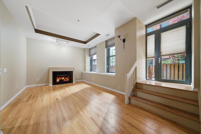 Photo - 208 W Washington St