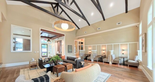 Clubroom - Creek Mill Apartments
