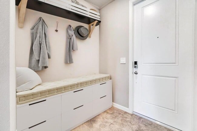 Photo - 5748 SE Edgewater Cir