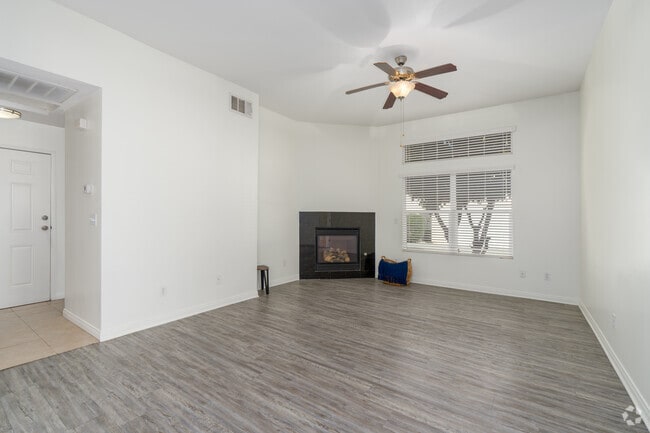 2BR, 2BA - 1,100SF - Living Room