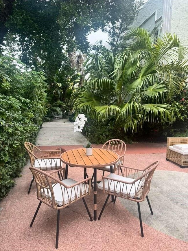 Photo - 1051 Meridian Ave Unit 1C