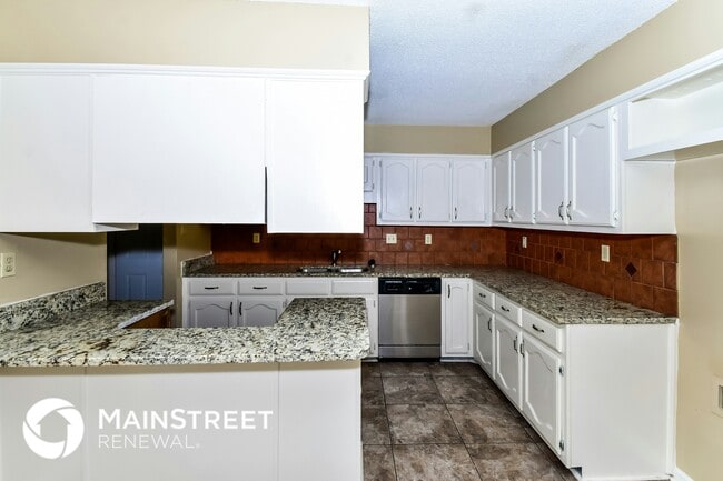 Photo - 1677 Ranmar Dr