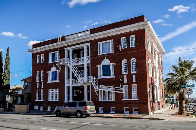 Photo - 1000 E Rio Grande Ave Apartments