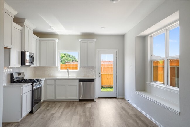 Photo - 27935 Western Crk Ct