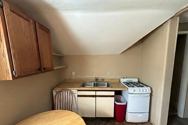 Photo - 114 S Blair St