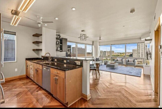 Corner Unit view open concept floor to ceiling windows - 545 E Wells St Unit Cathedral Square Condos