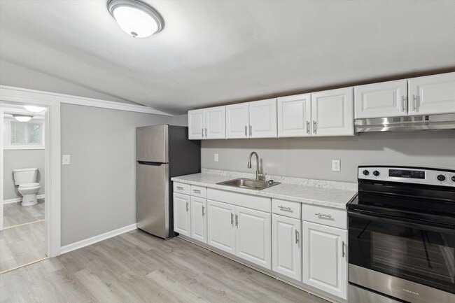 Photo - Large Downtown 3BR (potential 4th)/2BA Hou...