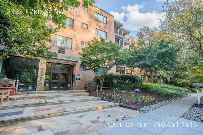 Photo - 2325 42nd St NW