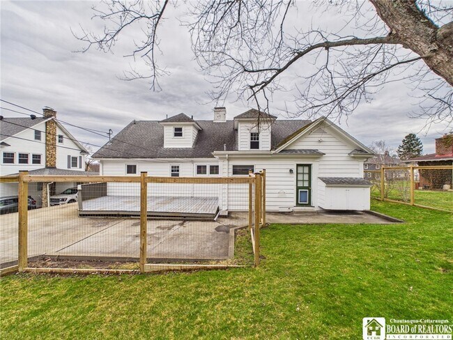 Photo - 422 York St