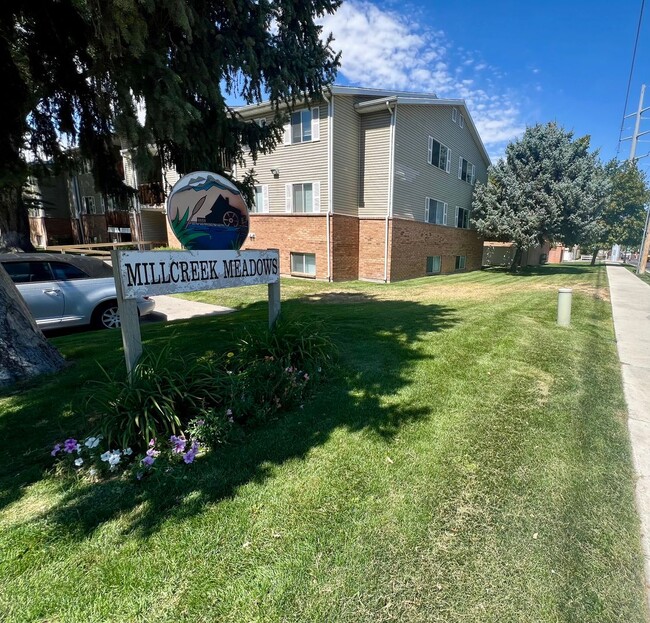 Building Photo - Cozy 3B/1 Bath Apartment in Millcreek