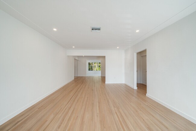 Photo - 47 Oviedo Ave