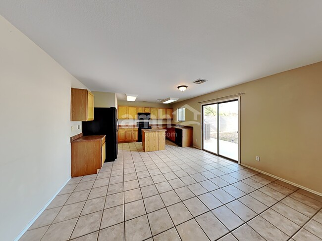 Photo - 1102 E Renegade Trl