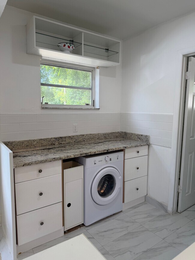 Photo - 231 SW 15th St