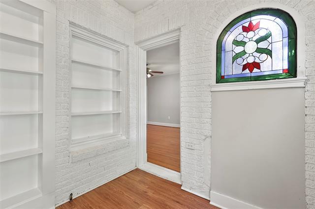 Photo - 6166 Oram St