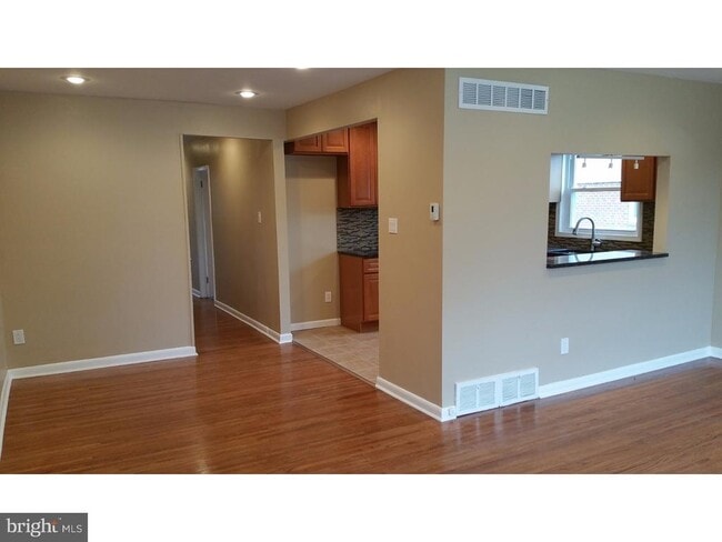 Photo - 9960 Woodfern Rd