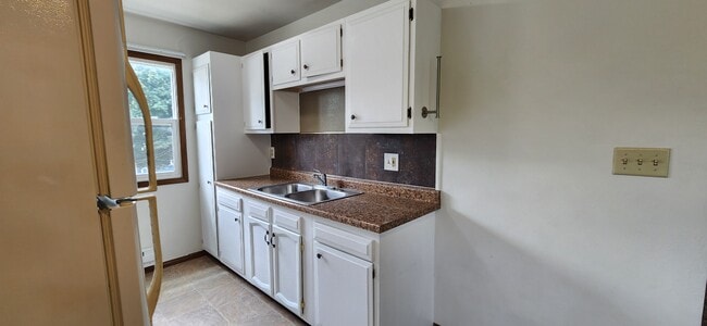 Building Photo - 926 17th St S Unit 1