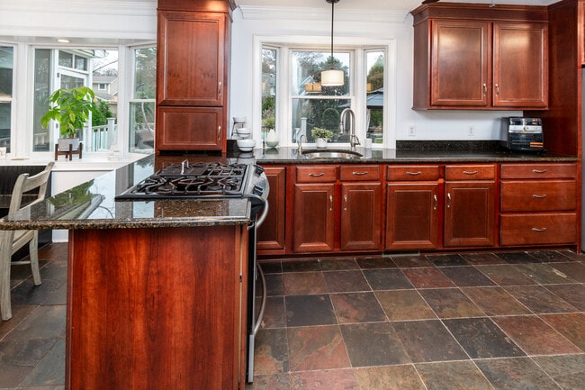 Photo - 24 Camelia Ct