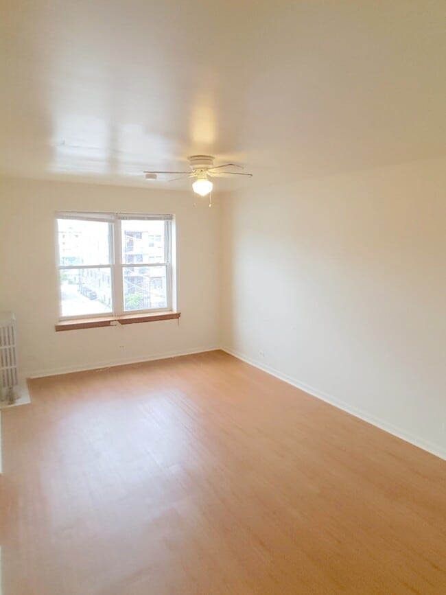 Photo - 4031 N Kenmore Ave Unit 412