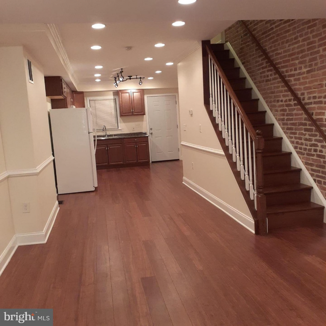 Photo - 504 N Montford Ave Townhome