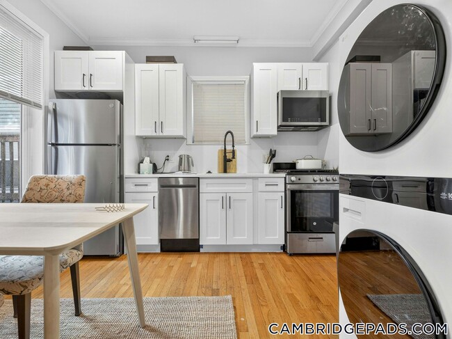 Photo - 1576 Cambridge St Unit 2R