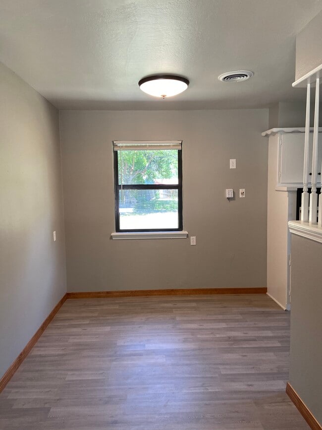 Photo - 828 N Berry Rd