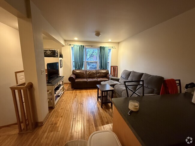 Building Photo - 1446 N Leavitt St Rental