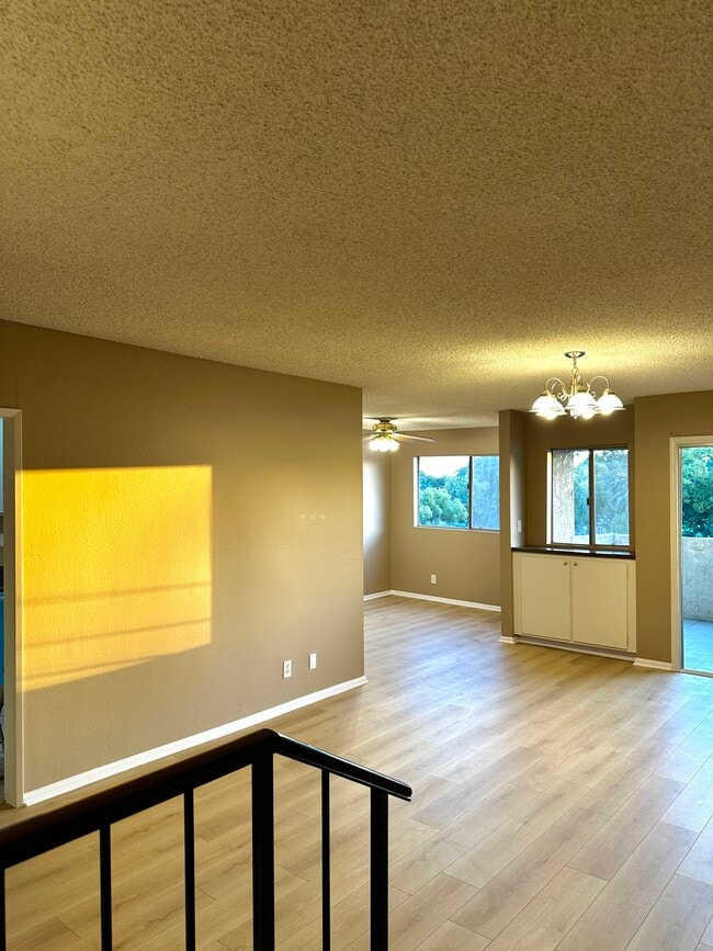 living area - 125 S Sierra Madre Blvd Unit 312