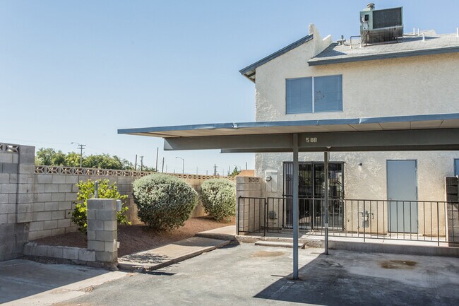 Photo - Great 2 Bedroom 1.5 Bath Townhome in Hende...