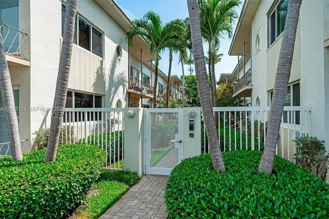 Building Photo - 1100 Venetian Way Unit 2B