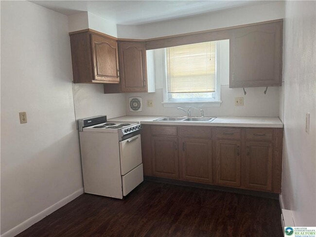 Photo - 3420 N Front St Unit D 2