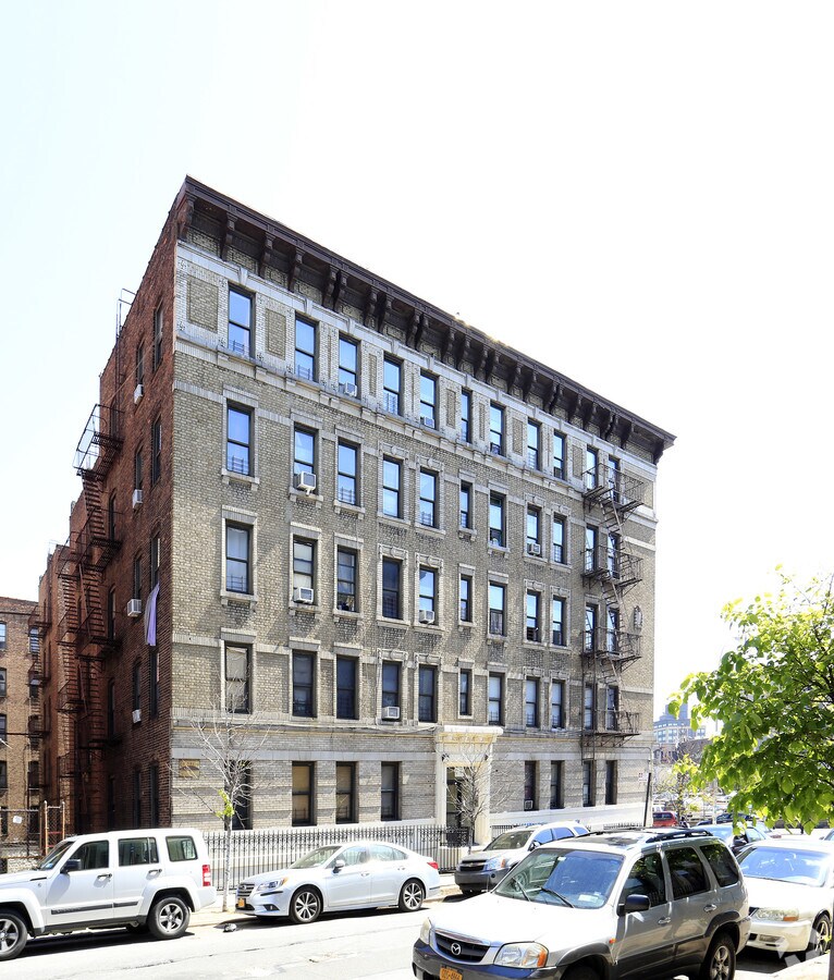 Photo - 2425-2437 Valentine Ave