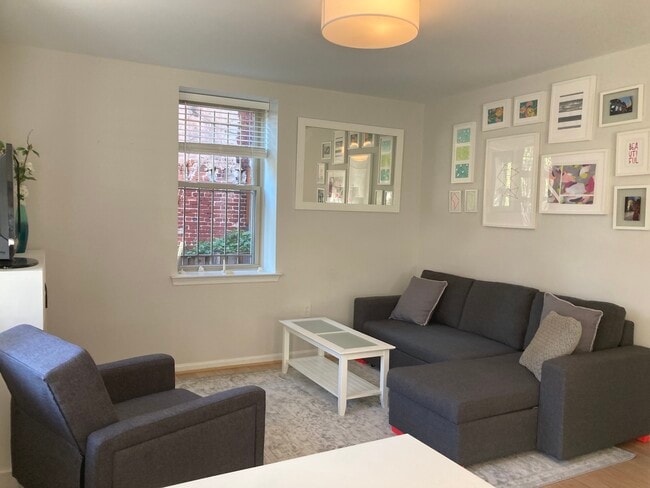 Photo - 345 Oakdale Pl NW Unit 101